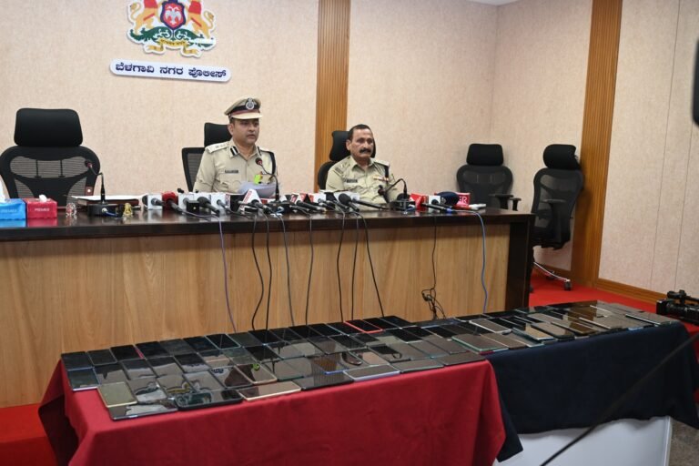 ಬೆಳಗಾವಿ ಪೊಲೀಸ್ : ಕಳೆದುಕೊಂಡ ಮೊಬೈಲ್‌ಗಳು ಮಾಲೀಕರಿಗೆ ವಾಪಸ್