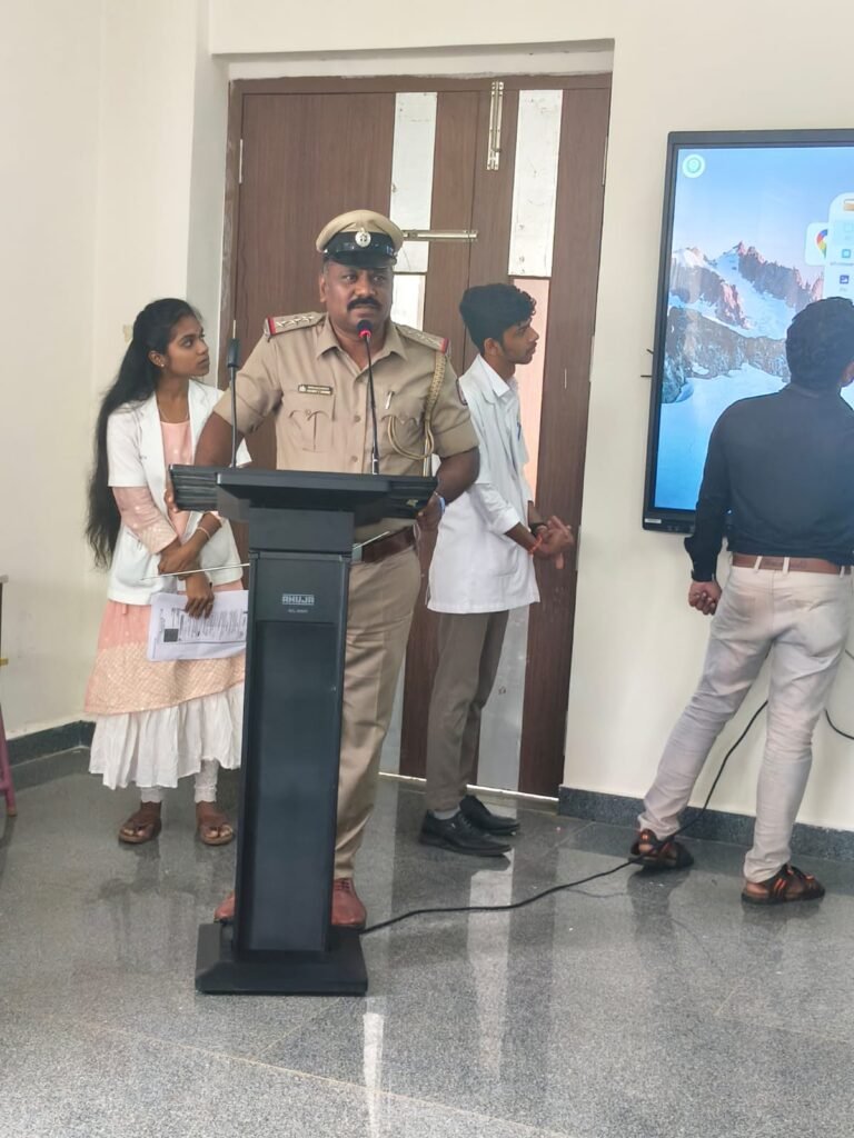 ರ‍್ಯಾಗಿಂಗ್ ನಿಂದಾಗುವ ದುಷ್ಪರಿಣಾಮಗಳ ಕುರಿತು ತಿಳುವಳಿಕೆ, ಕಾನೂನು ಅರಿವು ಕಾರ್ಯಕ್ರಮ