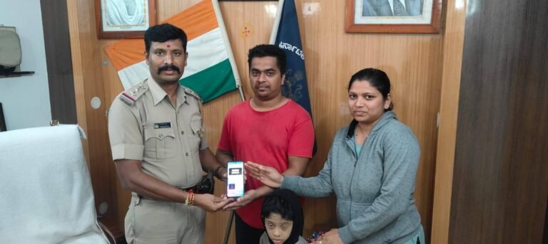 ಕೋಲಾರ ಪೋಲೀಸರಿಂದ ಕಳೆದುಕೊಂಡ ಮೊಬೈಲ್‌ಗಳು ಮಾಲೀಕರಿಗೆ ವಾಪಸ್