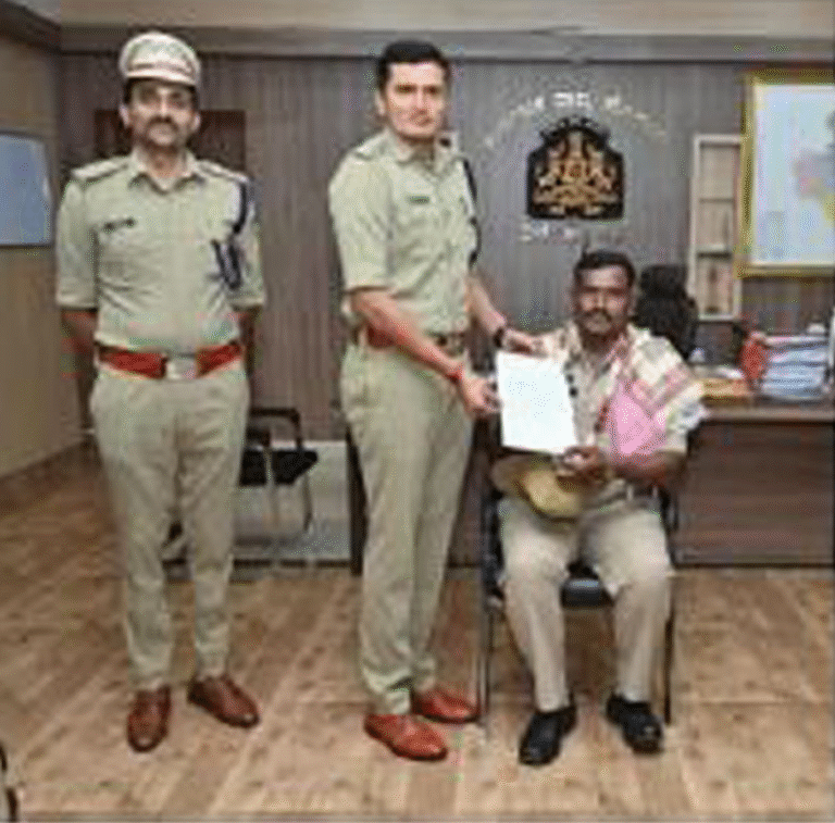 ಹೊಳೆಹೊನ್ನೂರು ಪೊಲೀಸ್‌ ಠಾಣಾ ಸಿಬ್ಬಂಧಿಯವರಿಗೆ ಸನ್ಮಾನ