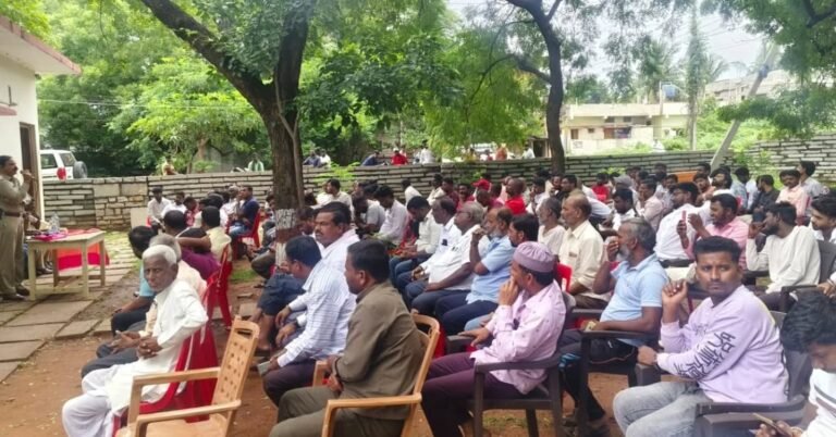 ತಾಳಿಕೋಟಿಯಲ್ಲಿ ಗಣೇಶ್ ಹಬ್ಬದ ಮತ್ತು ಈದ್ ಮಿಲಾದ್ ಹಬ್ಬದ ಪ್ರಯುಕ್ತ ಪ್ರಯುಕ್ತ ಪೂರ್ವಭಾವಿ ಸಭೆ