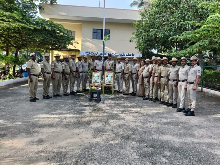 ತುಮಕೂರು ಜಿಲ್ಲೆ ಕುಣಿಗಲ್ ತಾಲೂಕು ಹುಲಿಯೂರುದುರ್ಗ ಪೊಲೀಸ್ ಠಾಣೆಯಲ್ಲಿ 79ನೇ ಸ್ವತಂತ್ರೋತ್ಸವವನ್ನು ಚರಿಸಲಾಯಿತು.