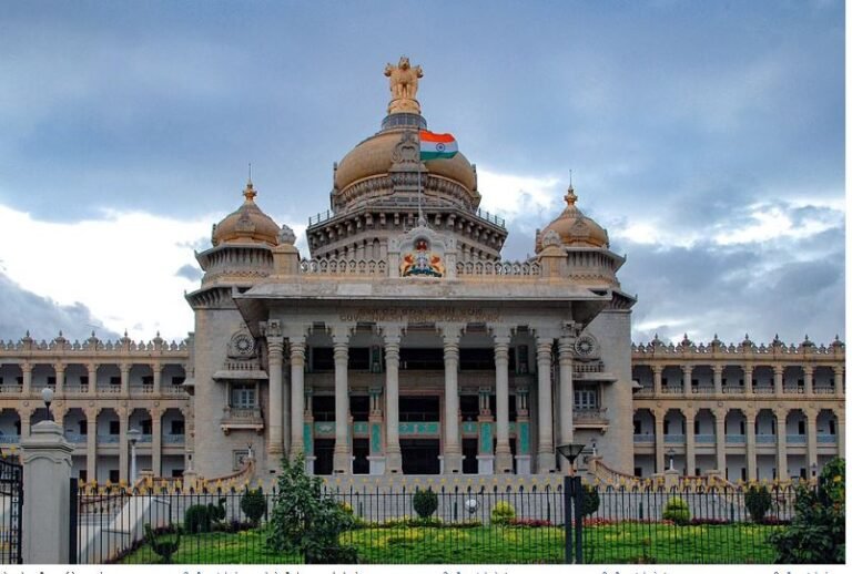 ರಾಜ್ಯದಲ್ಲಿ 21 ಅಧಿಕಾರಿಗಳ ವರ್ಗಾವಣೆ – ಹಲವು ಜಿಲ್ಲೆಗಳ ಎಸ್‌ಪಿ, ಆಯುಕ್ತರ ಹುದ್ದೆಗಳಲ್ಲಿ ಮಹತ್ವದ ಬದಲಾವಣೆ